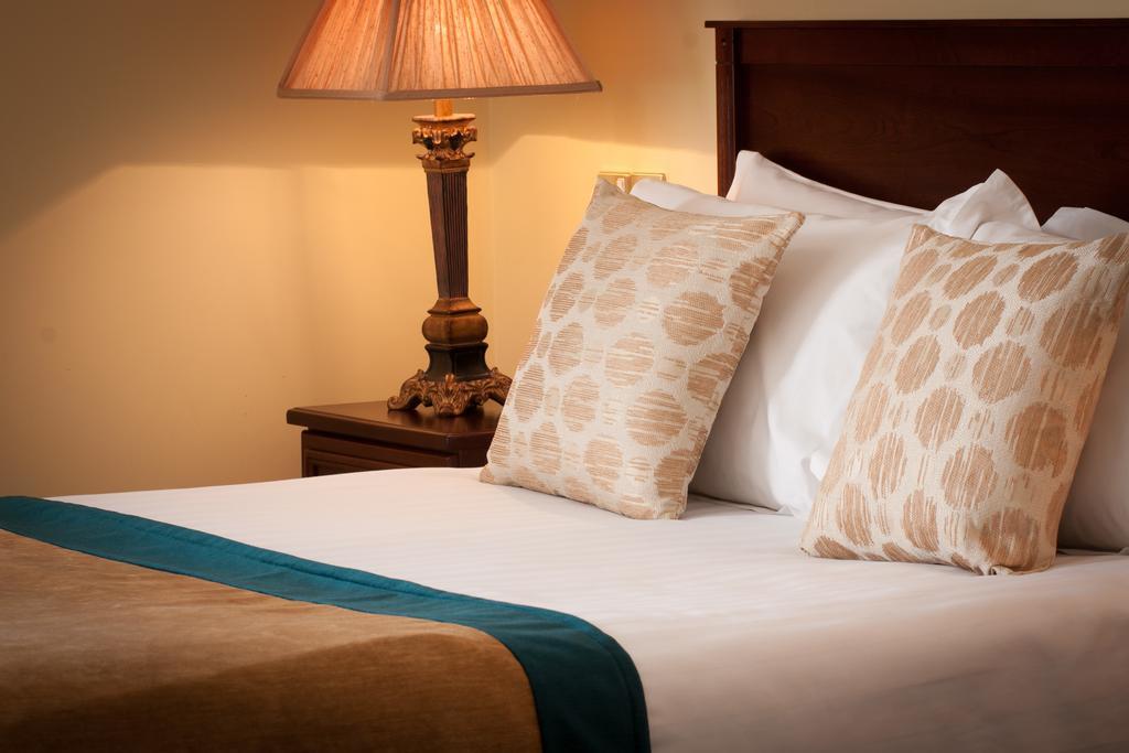 Meadow Court Hotel Loughrea Rum bild