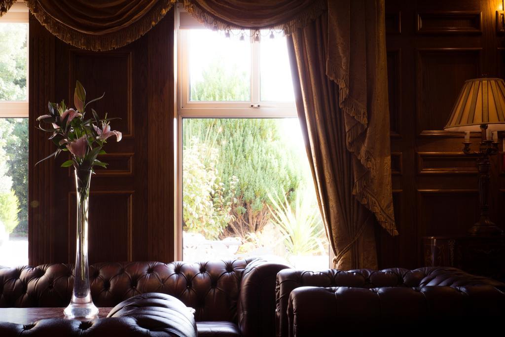 Meadow Court Hotel Loughrea Exteriör bild